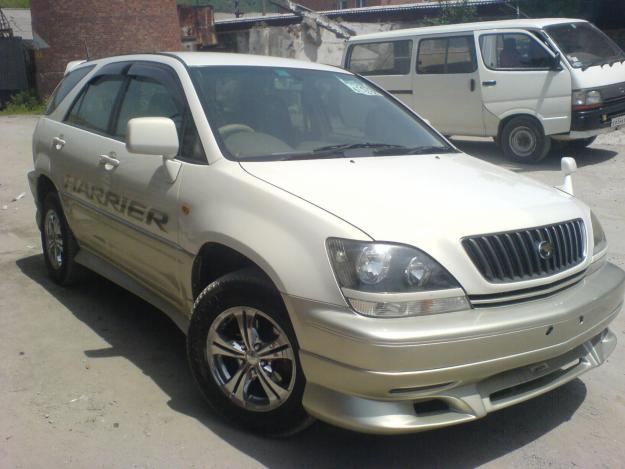 Toyota Harrier: 12 фото