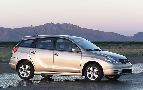 Toyota Matrix: 8 фото