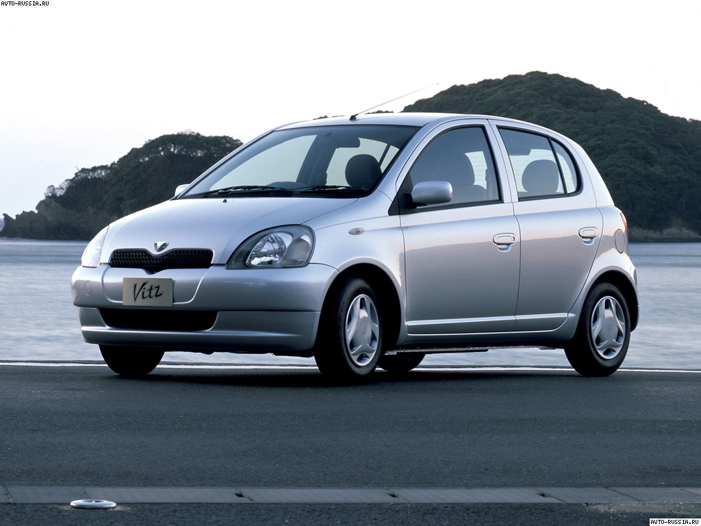 Toyota Vitz: 5 фото