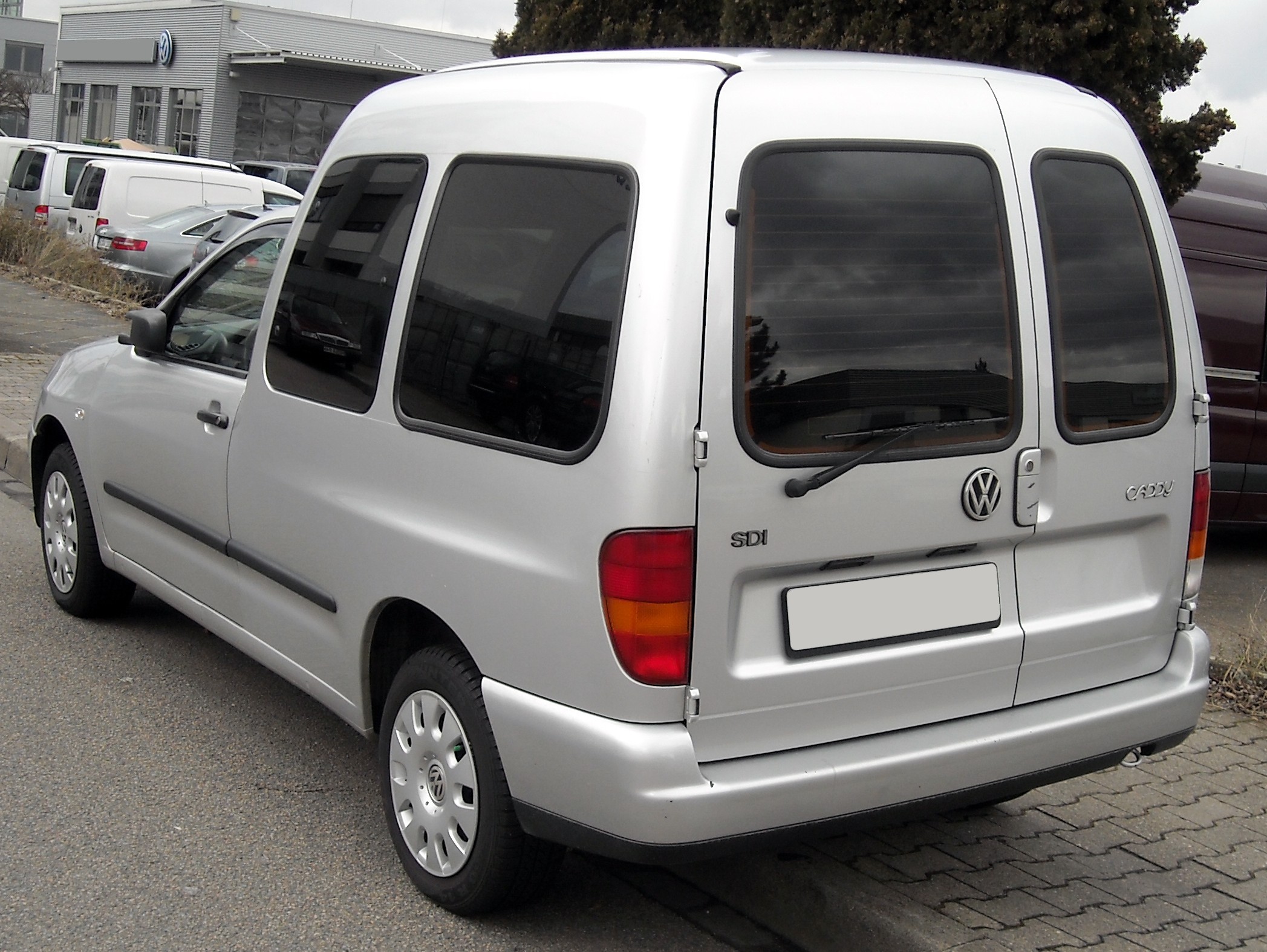 Volkswagen Caddy II: 2 фото